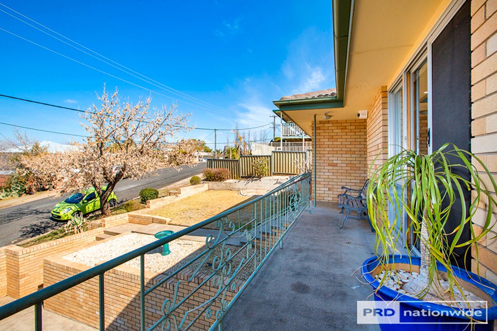 24 Lancaster Avenue TAMWORTH 18