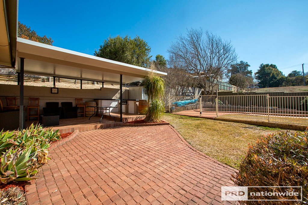 24 Lancaster Avenue TAMWORTH 19