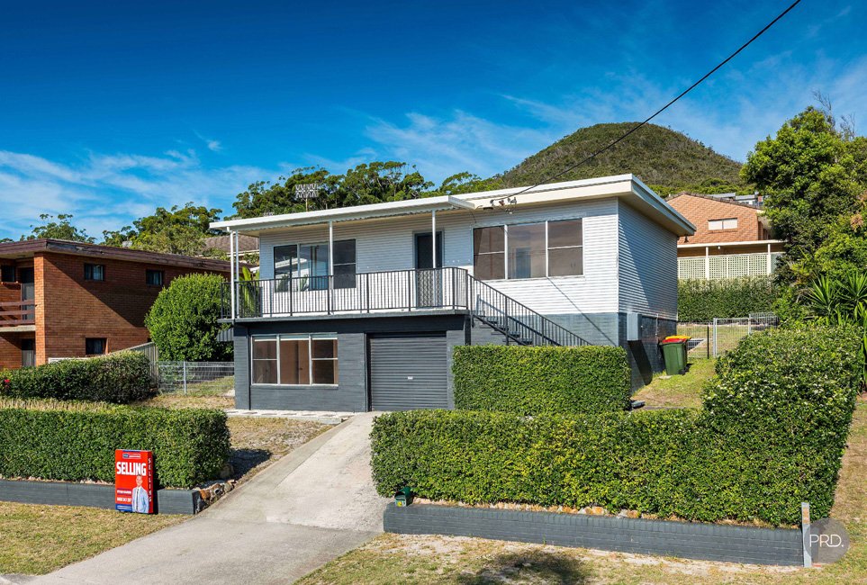 24 Leonard Avenue SHOAL BAY 1