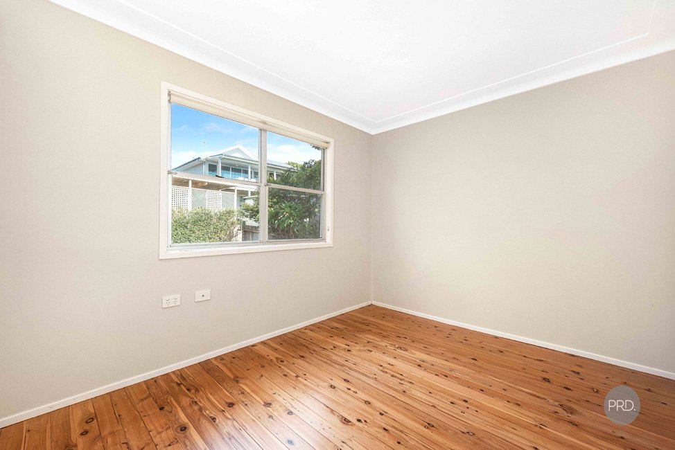 24 Leonard Avenue SHOAL BAY 8