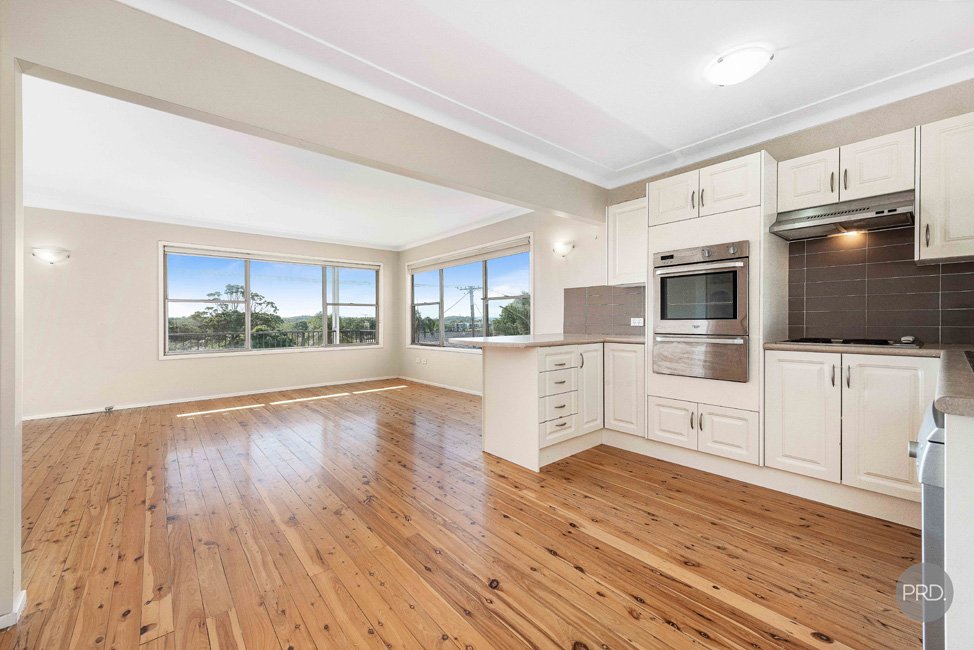 24 Leonard Avenue SHOAL BAY 12