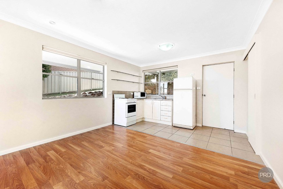 24 Leonard Avenue SHOAL BAY 18