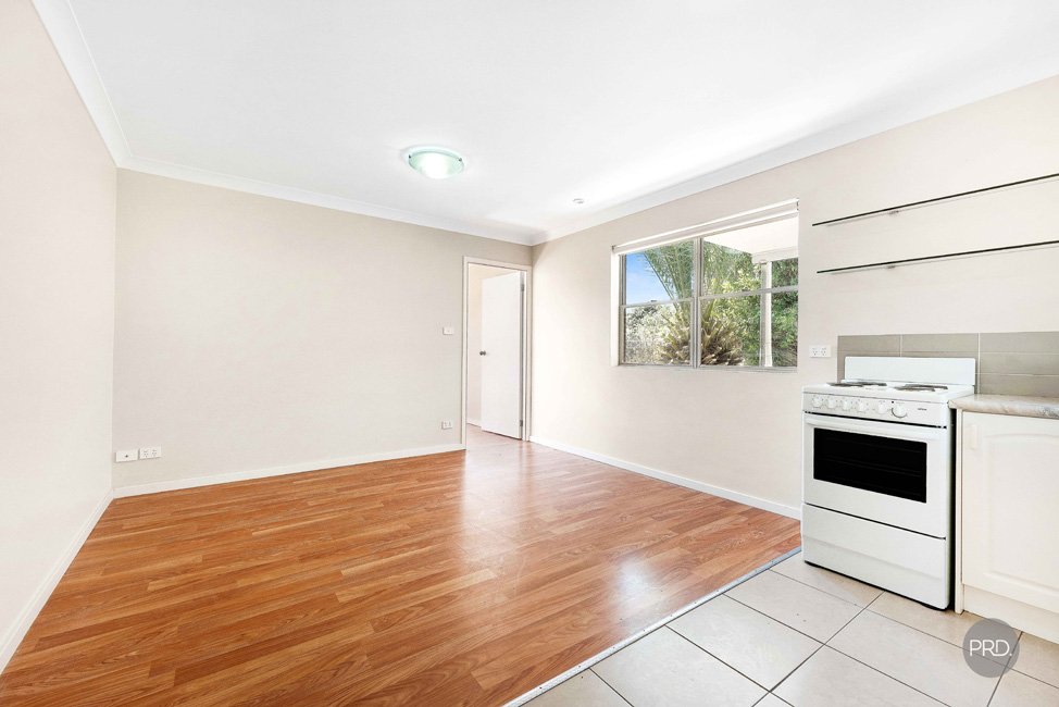 24 Leonard Avenue SHOAL BAY 19