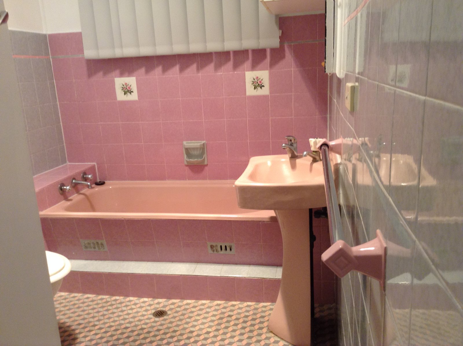 24 Lesley Crescent MORTDALE 5