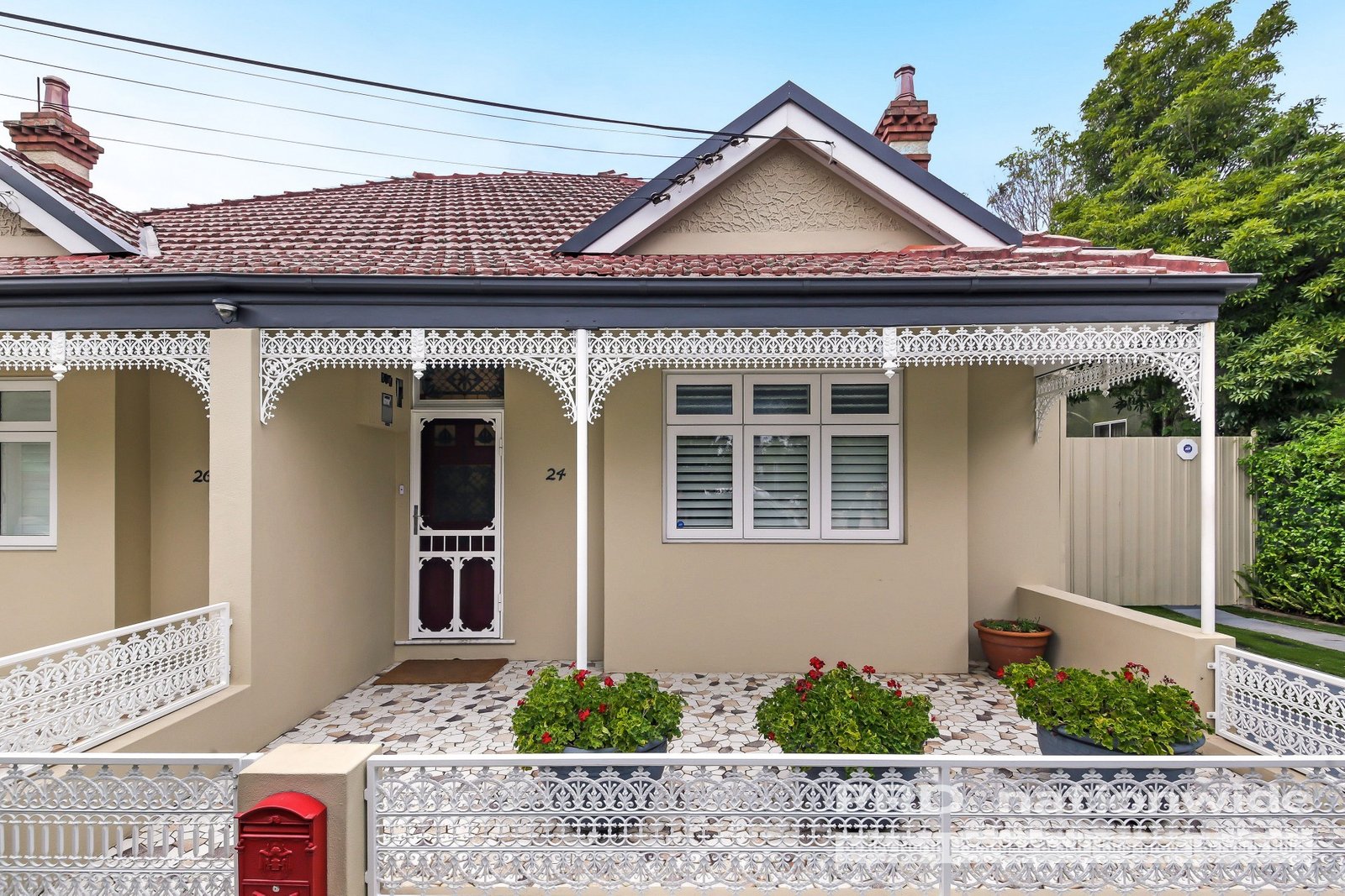 24 Lloyd Street BEXLEY 1