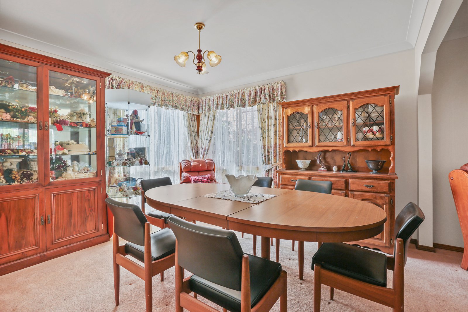 24 Lucas Drive HORSLEY 4