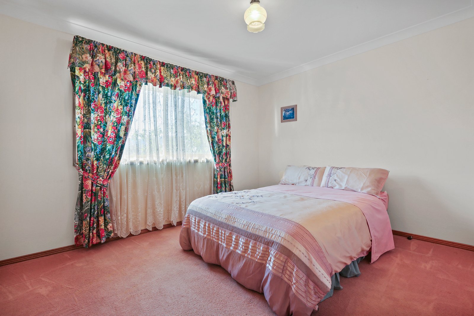 24 Lucas Drive HORSLEY 10