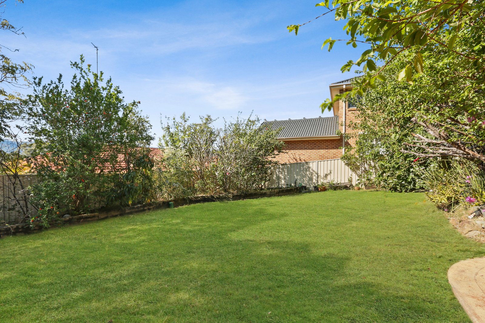 24 Lucas Drive HORSLEY 11