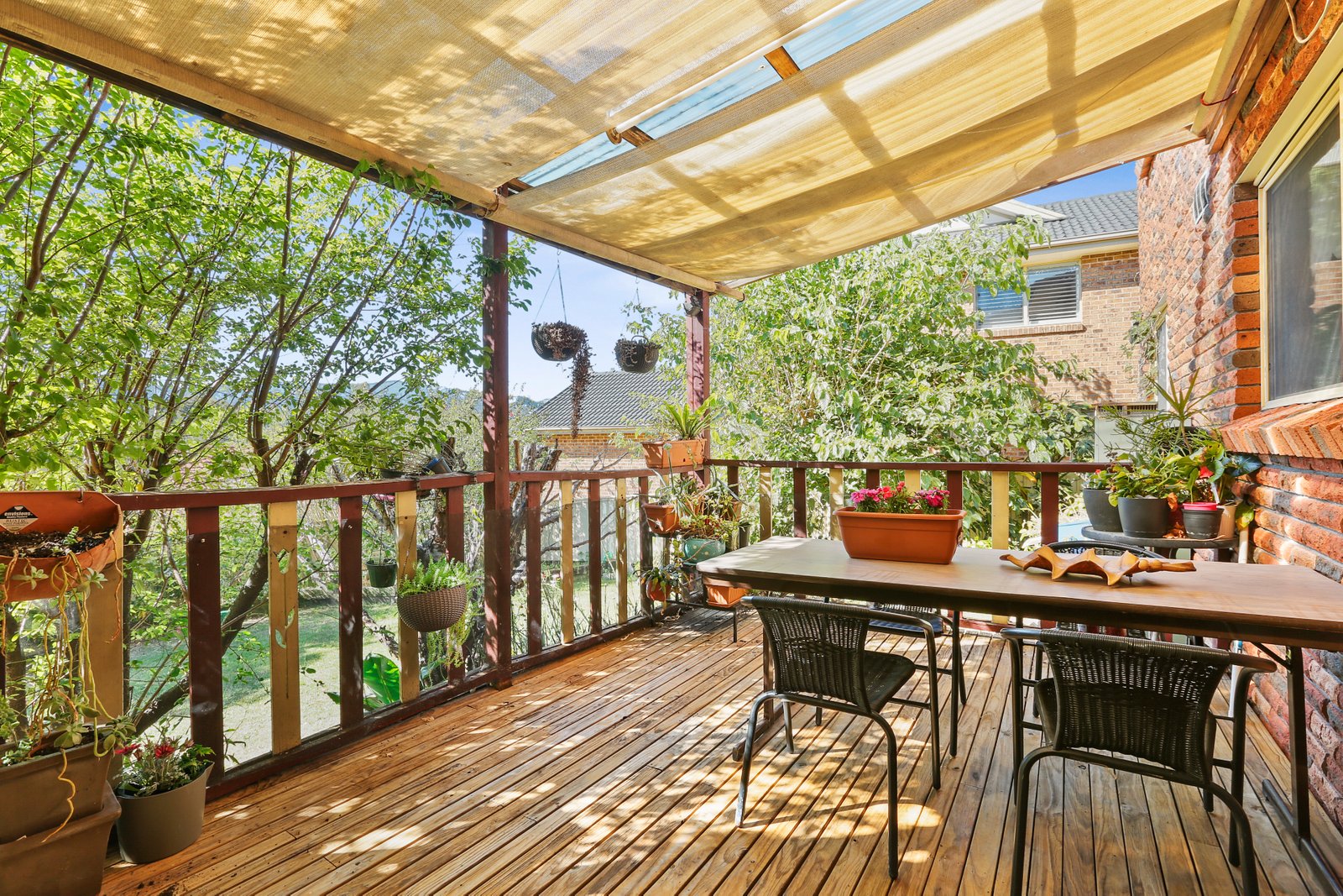 24 Lucas Drive HORSLEY 12