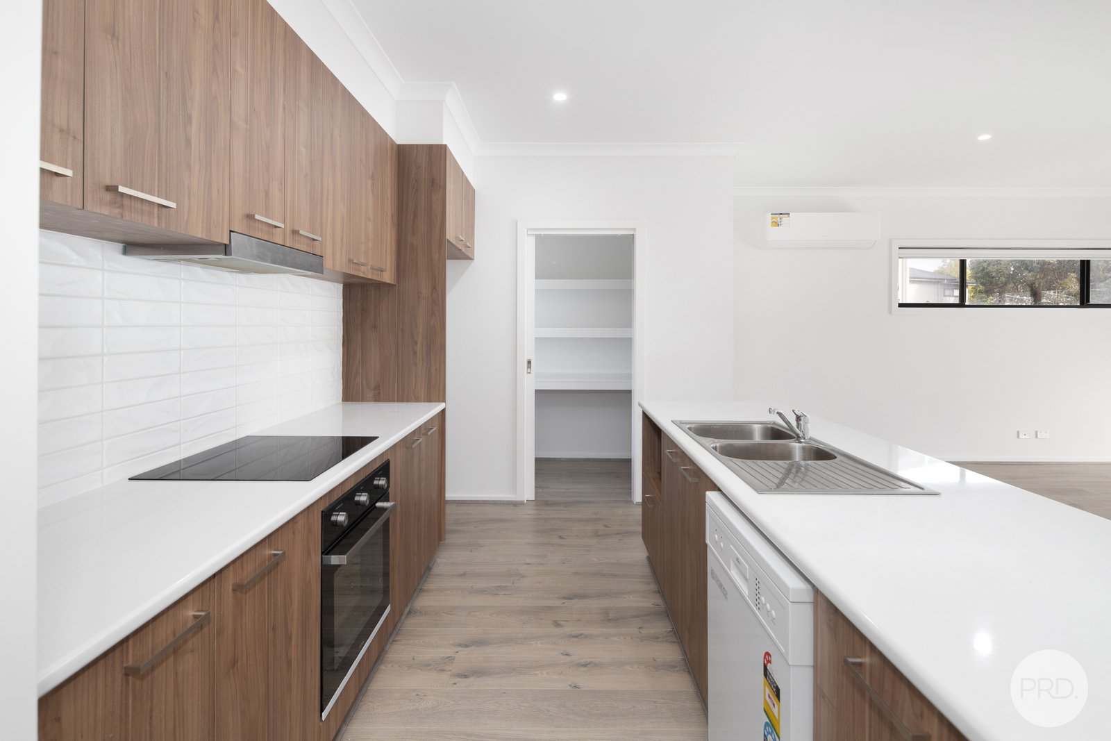 24 Lucia Crescent MOUNT CLEAR 2