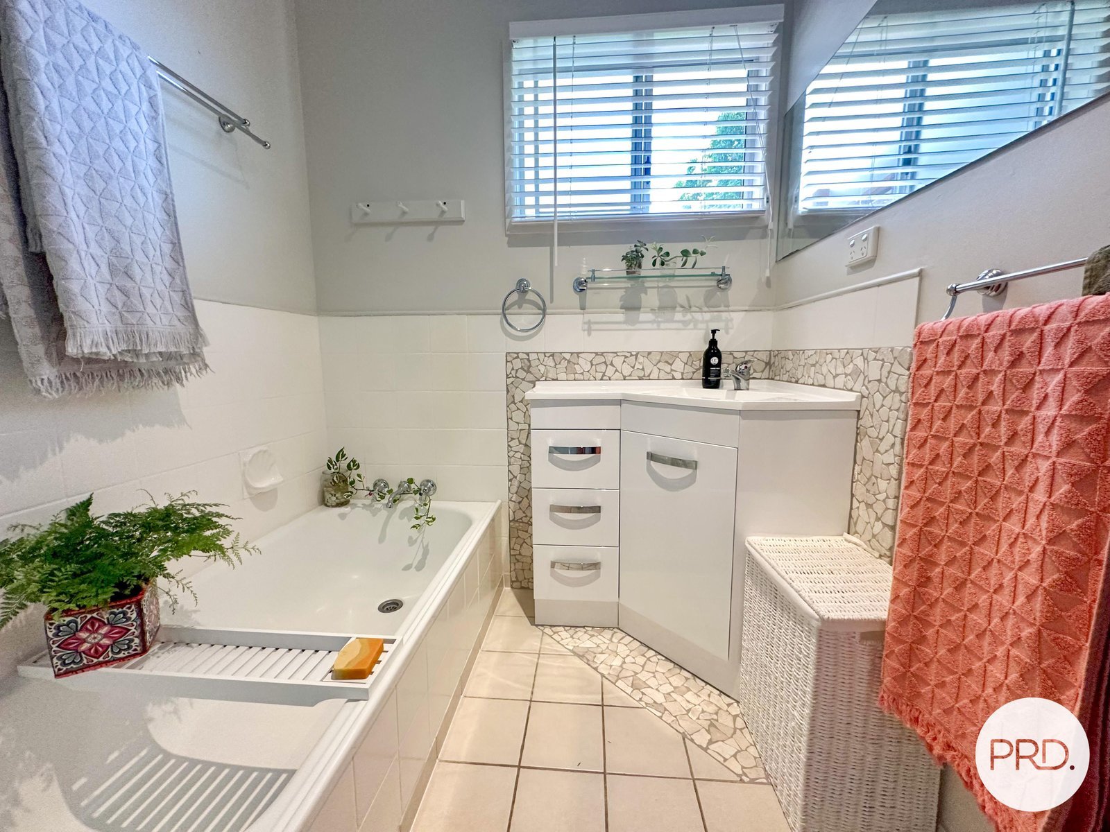 24 Macedon Street TANNUM SANDS 8