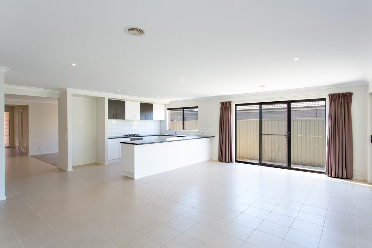 Gallery: 24 Macquarie Close