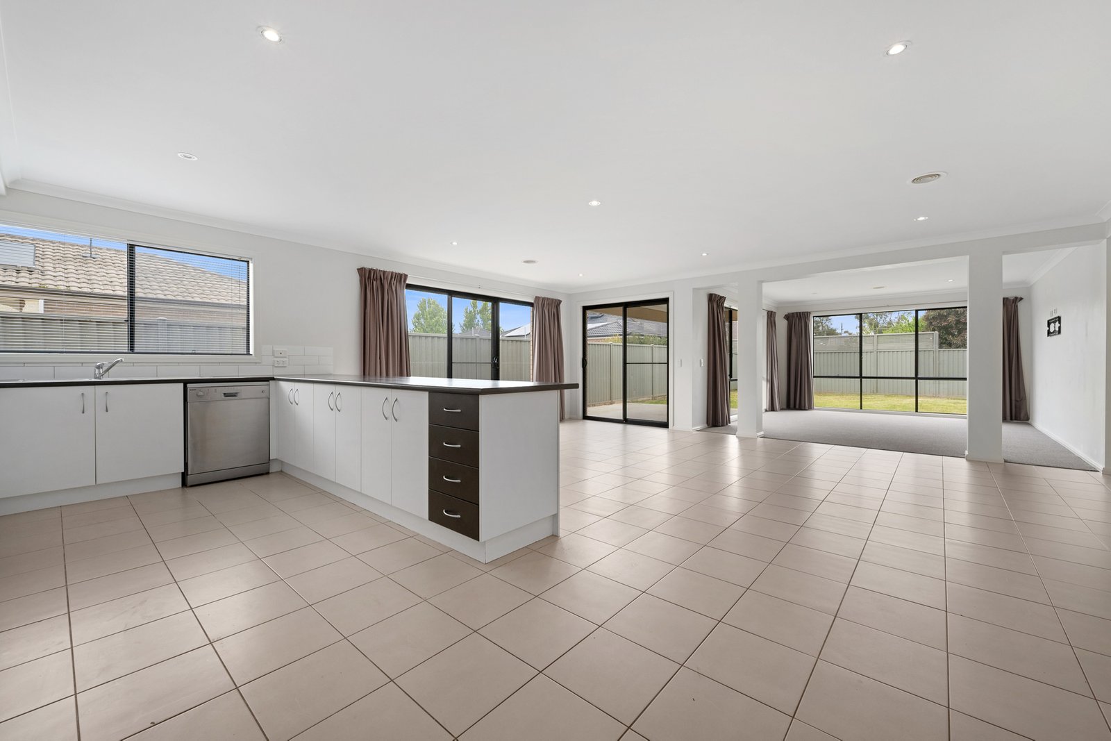 Gallery: 24 Macquarie Close