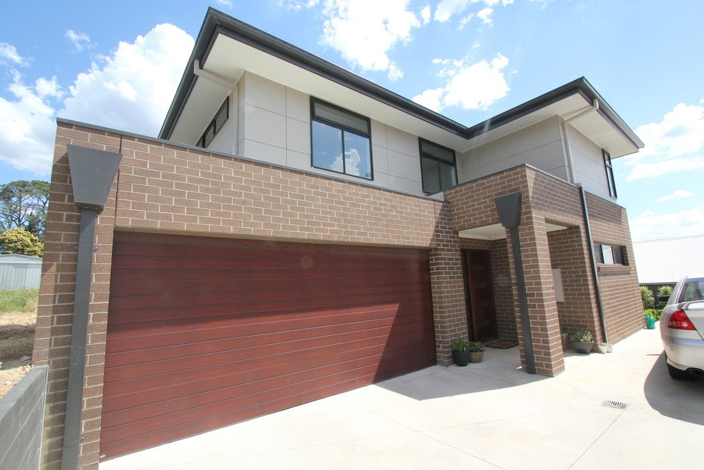 2/4 Madelia Court MOUNT PLEASANT 1