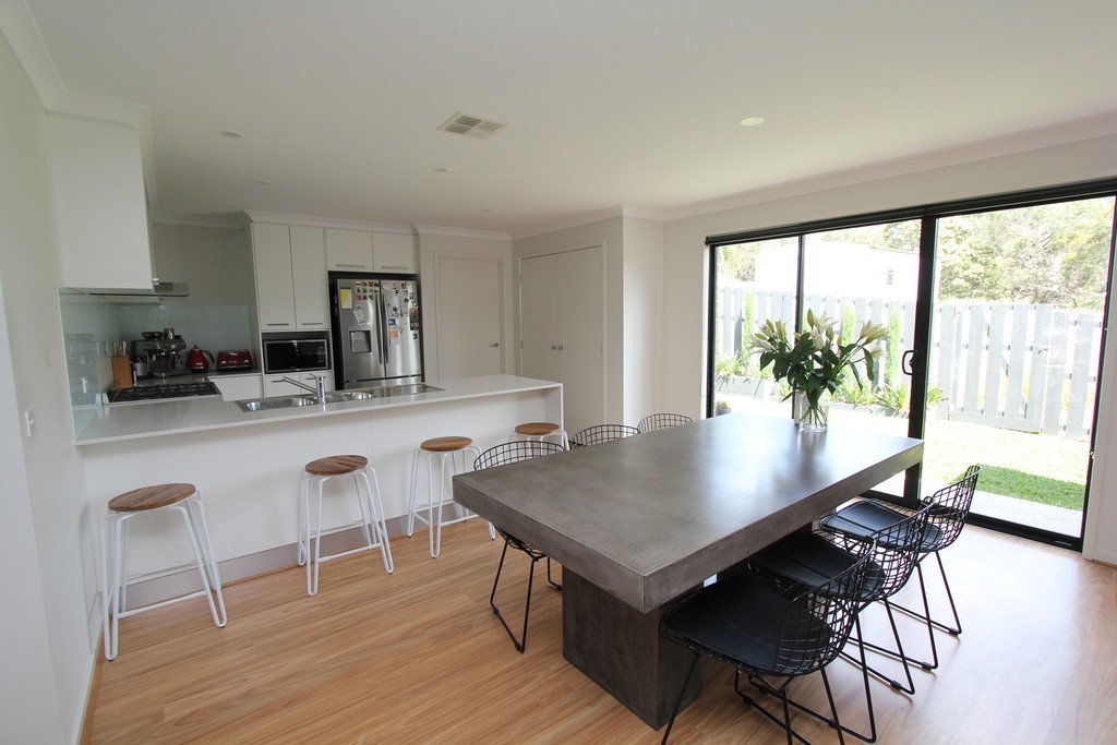 2/4 Madelia Court MOUNT PLEASANT 4