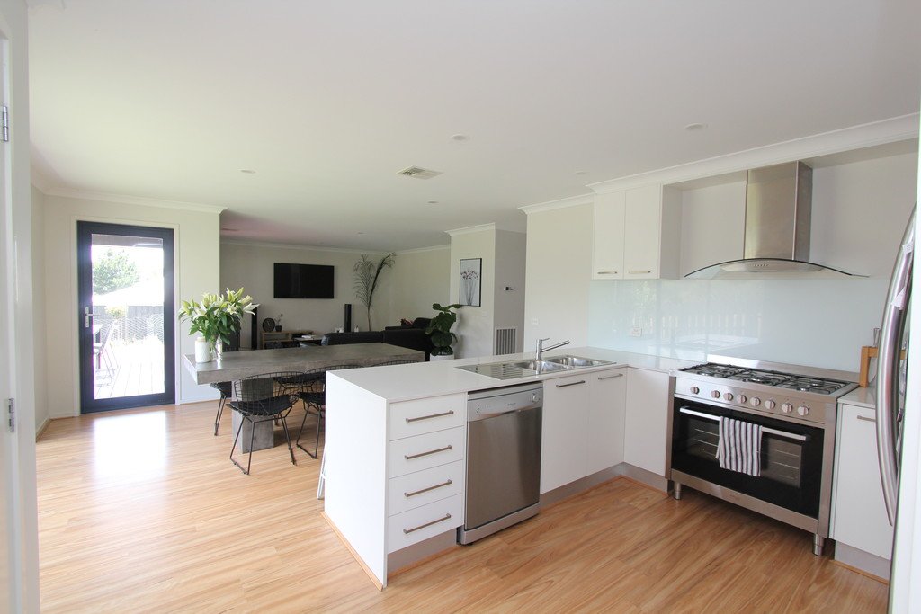 2/4 Madelia Court MOUNT PLEASANT 5