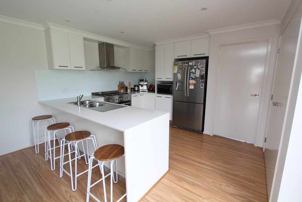2/4 Madelia Court MOUNT PLEASANT 6