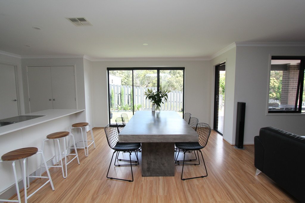 2/4 Madelia Court MOUNT PLEASANT 8