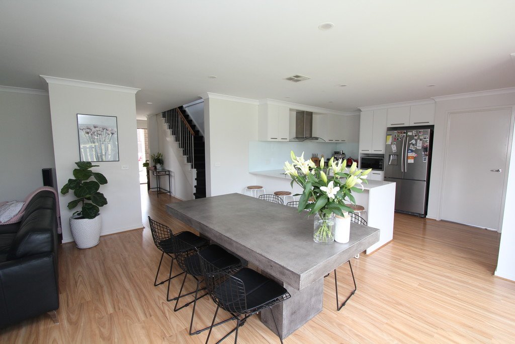 2/4 Madelia Court MOUNT PLEASANT 9