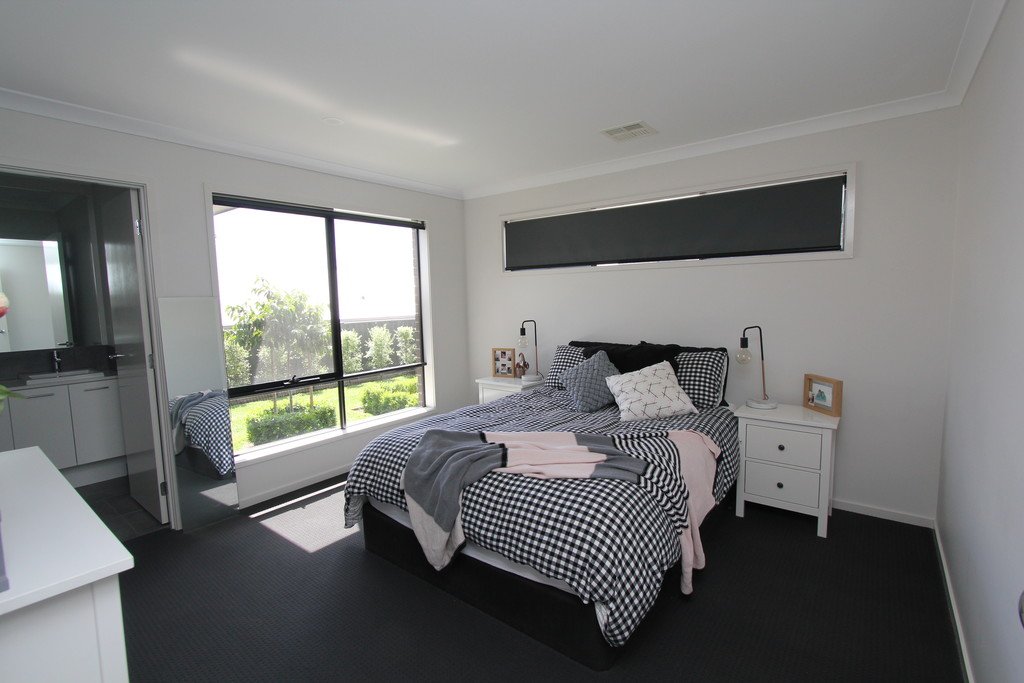 2/4 Madelia Court MOUNT PLEASANT 10