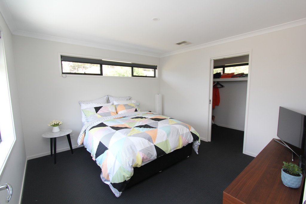 2/4 Madelia Court MOUNT PLEASANT 14
