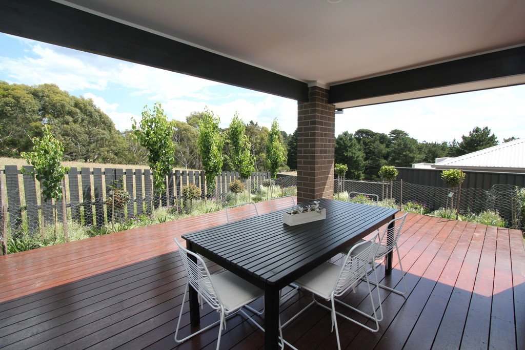 2/4 Madelia Court MOUNT PLEASANT 19