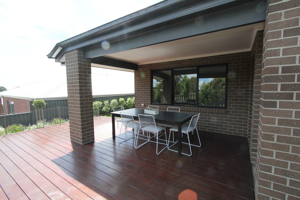 2/4 Madelia Court MOUNT PLEASANT 21