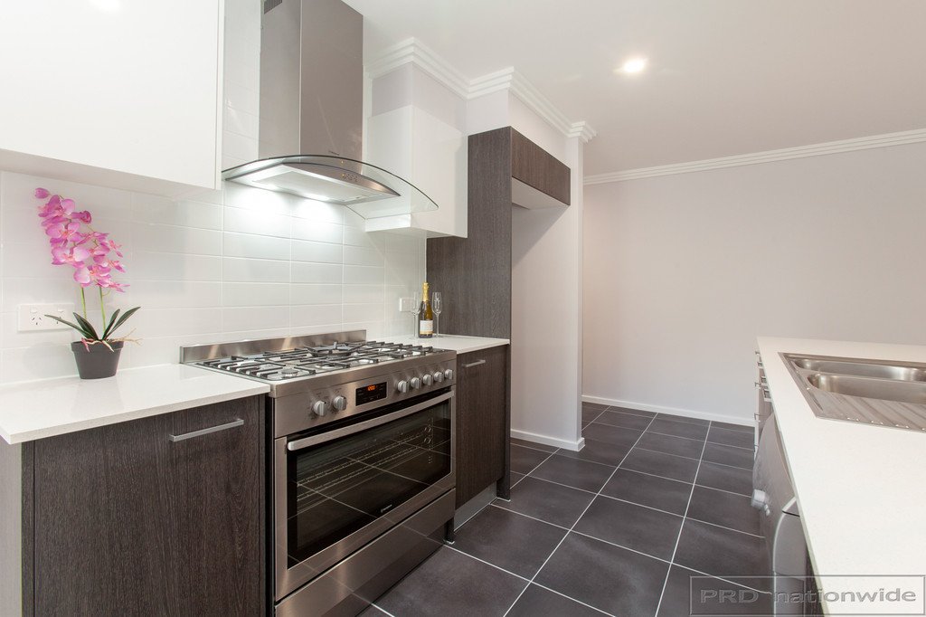 24 Majestic Road LARGS 4
