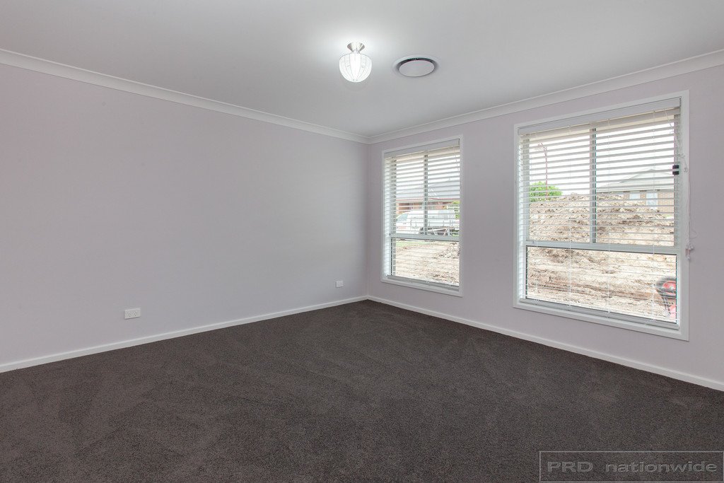 24 Majestic Road LARGS 8
