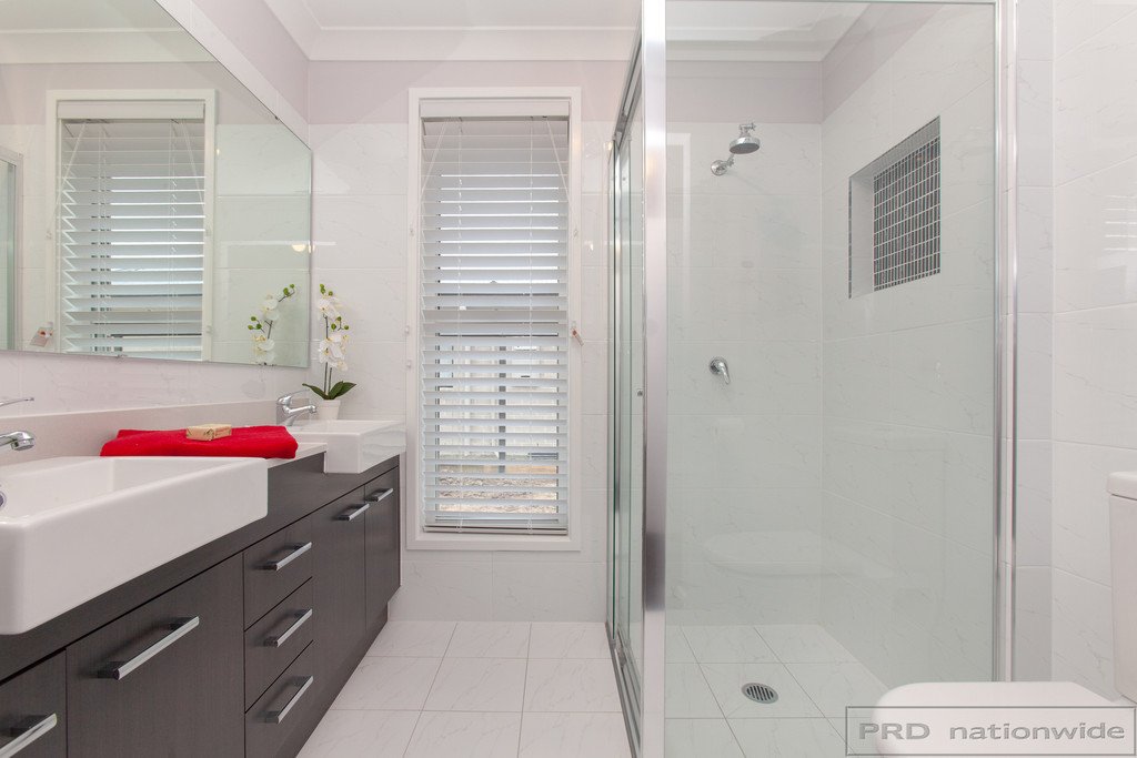 24 Majestic Road LARGS 9