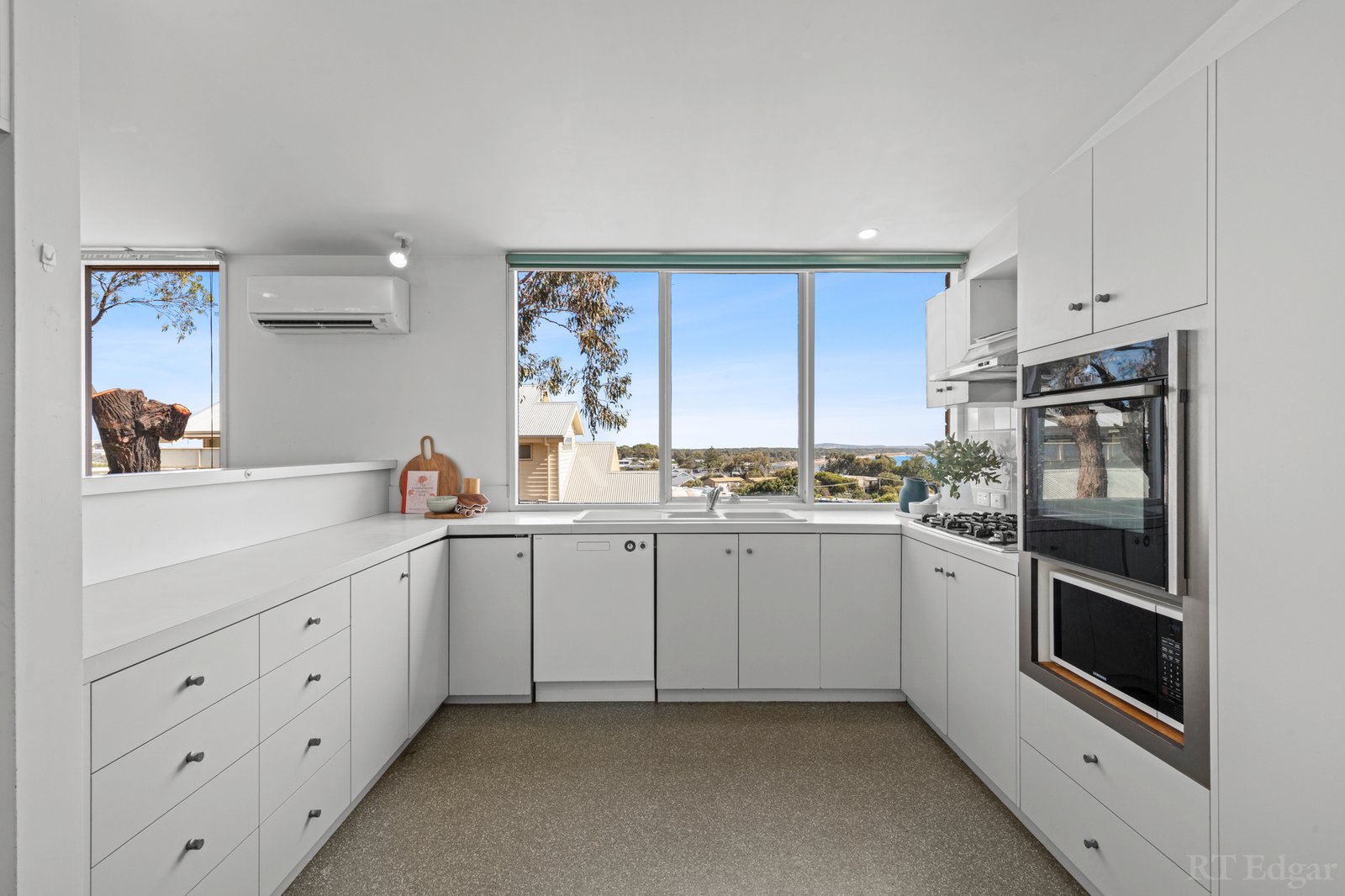 Real Estate and Property in 24 Mallaluka Avenue, Ocean Grove, VIC