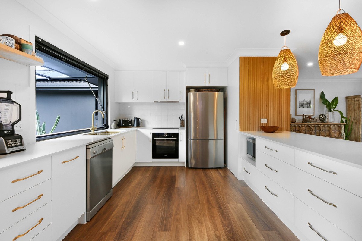 24 Manakin Avenue Burleigh Waters 4