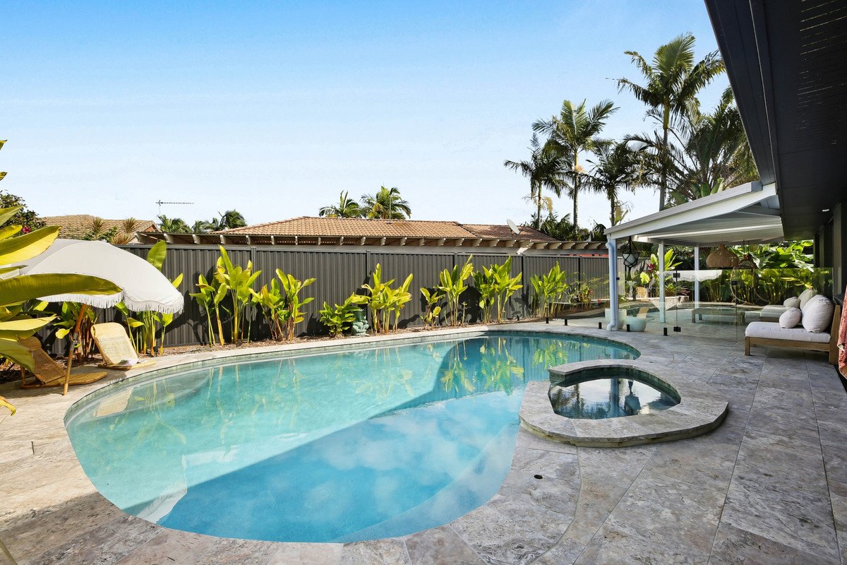 24 Manakin Avenue Burleigh Waters 9