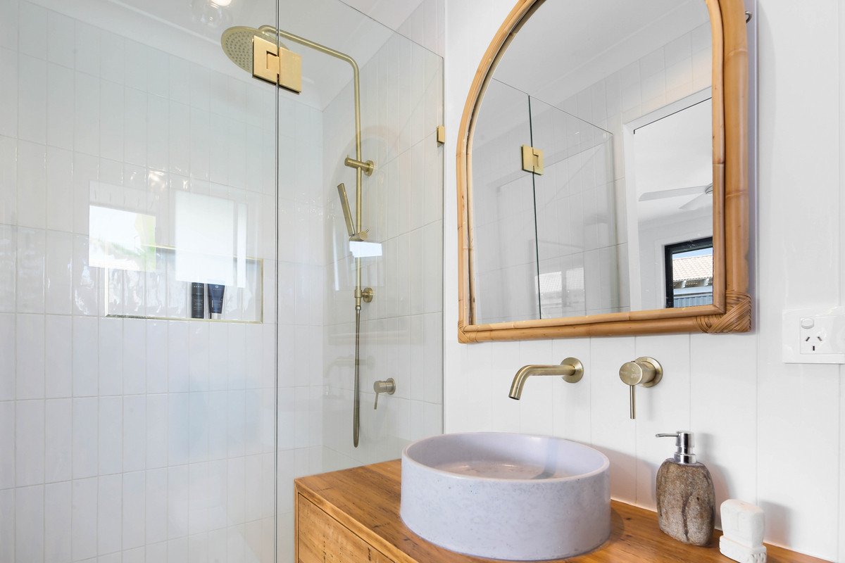 24 Manakin Avenue Burleigh Waters 14