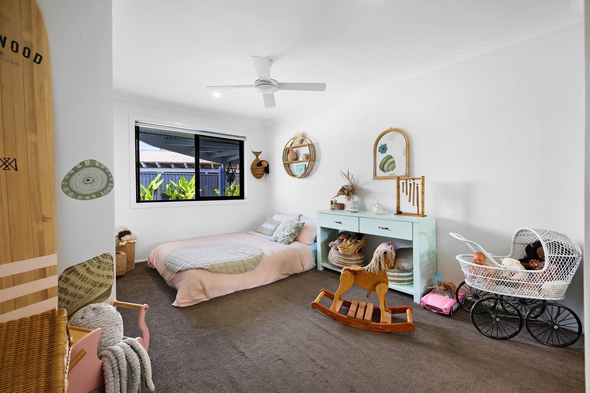 24 Manakin Avenue Burleigh Waters 16