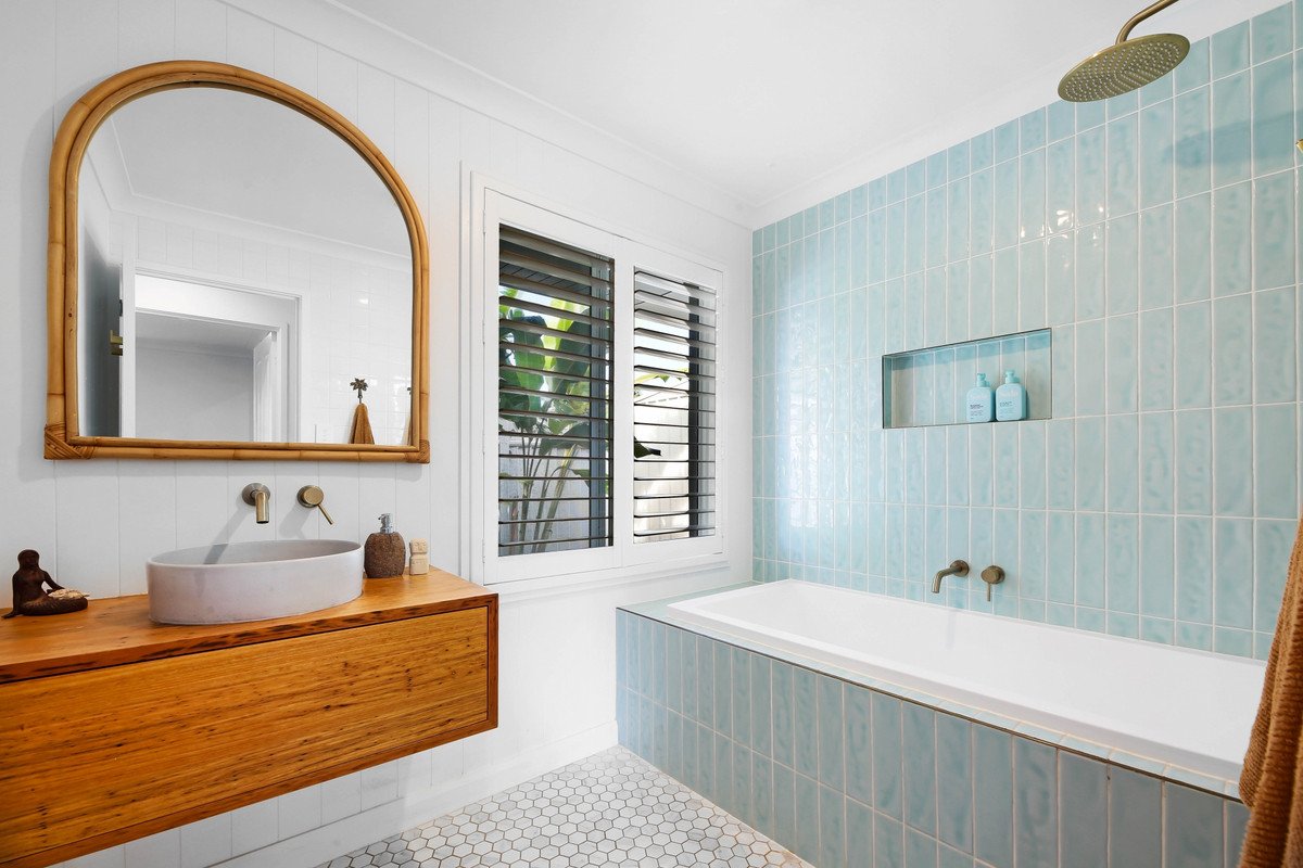 24 Manakin Avenue Burleigh Waters 17