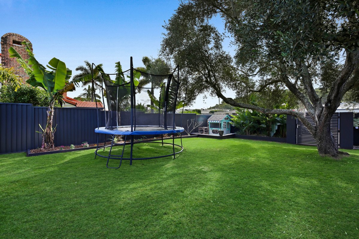 24 Manakin Avenue Burleigh Waters 20