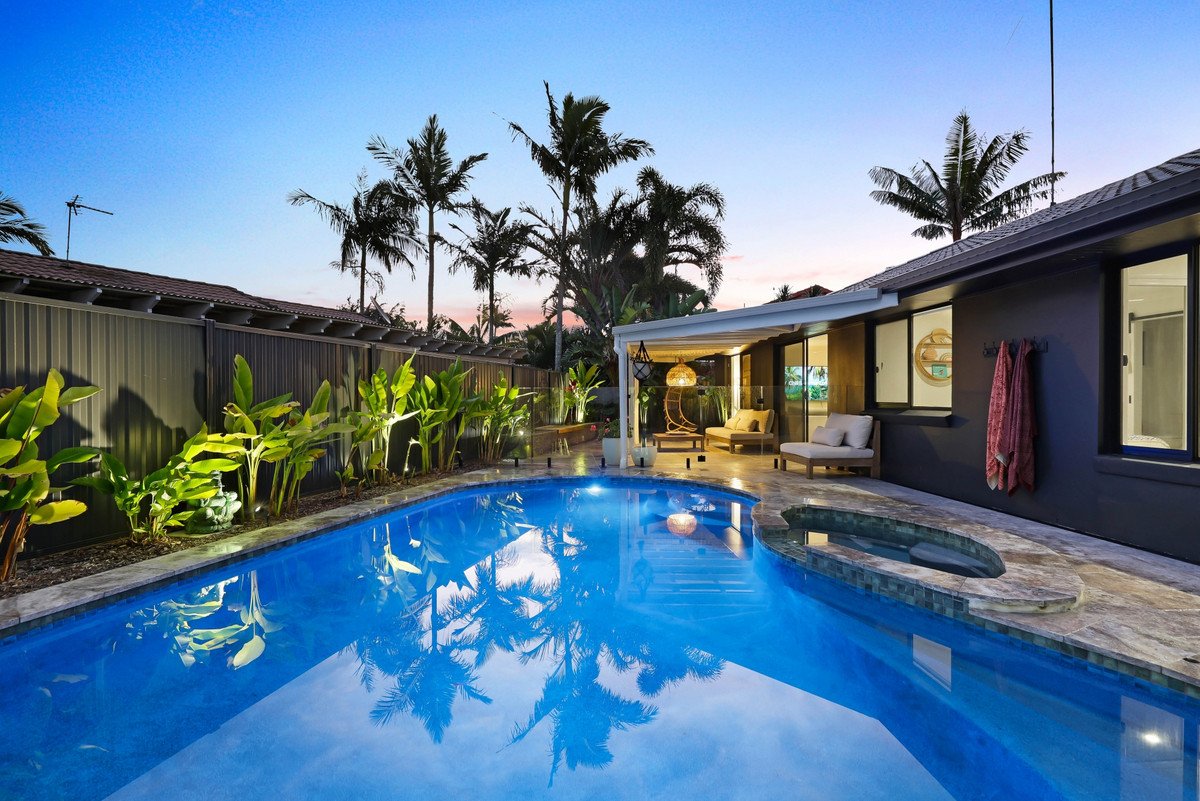 24 Manakin Avenue Burleigh Waters 21