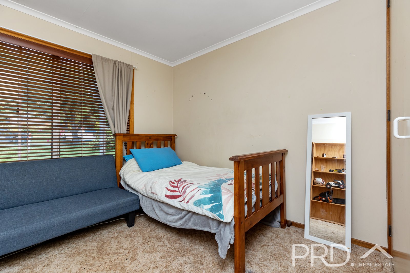 24 Mayday Road BATLOW 7