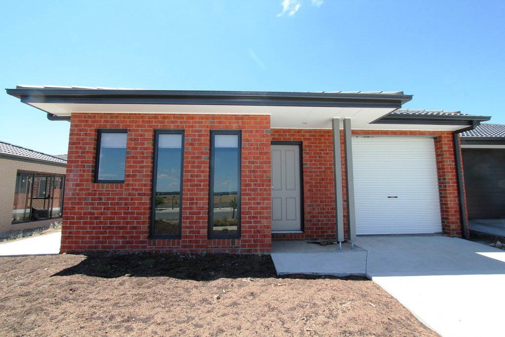 24 McCallum Street Lucas 1