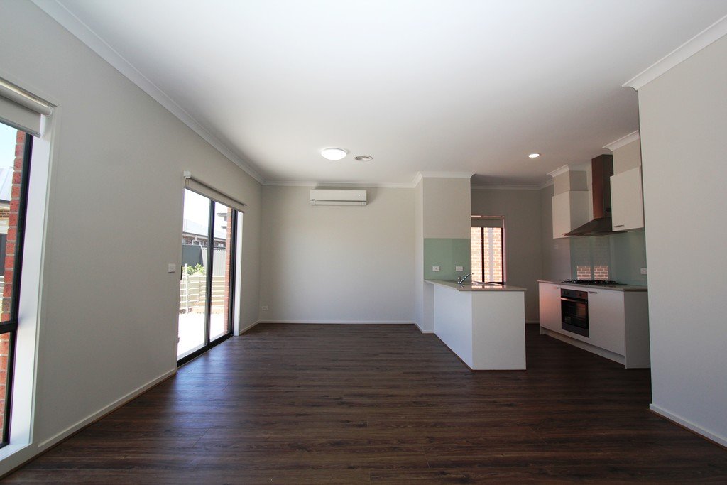 24 McCallum Street Lucas 2