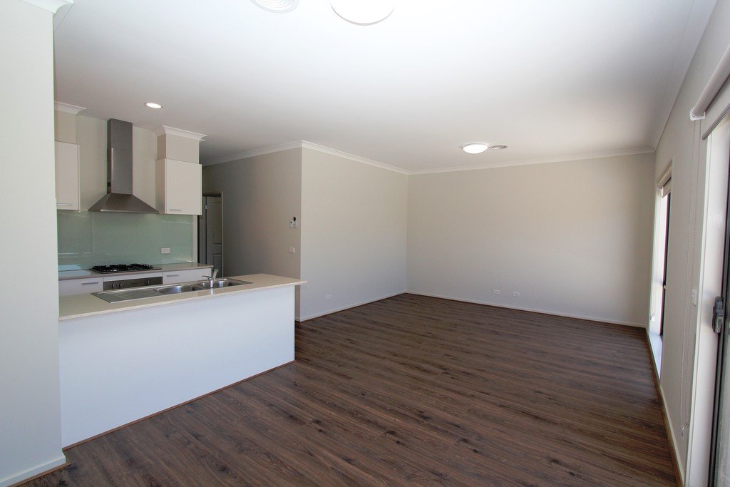 24 McCallum Street Lucas 3