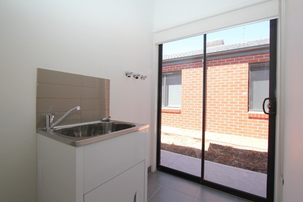 24 McCallum Street Lucas 11