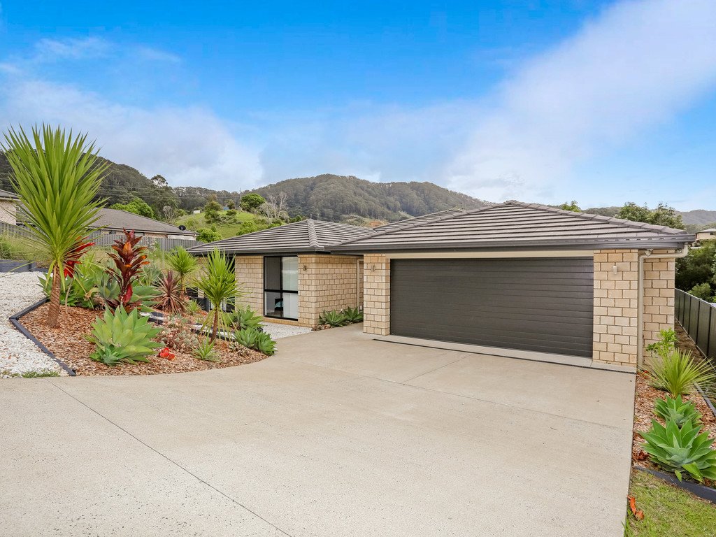 24 McEntyre Street COFFS HARBOUR 2