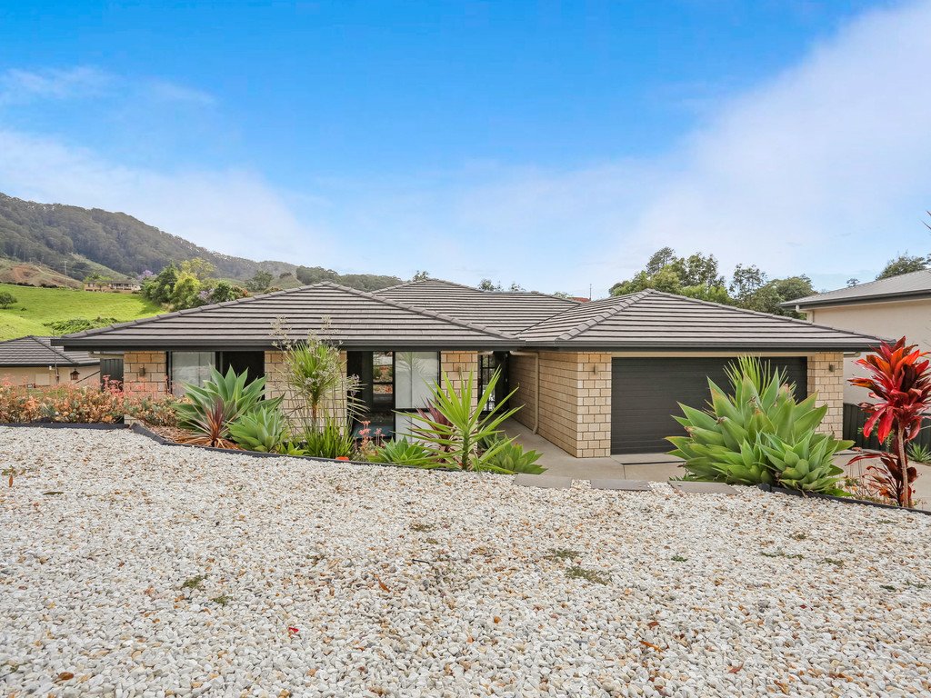 24 McEntyre Street COFFS HARBOUR 1