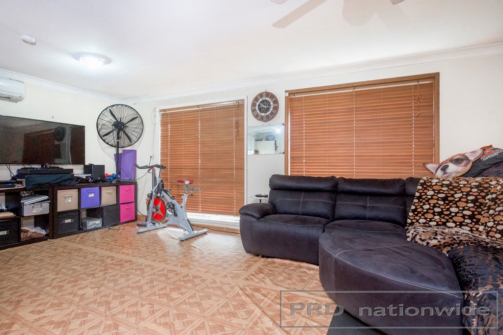 24 McLeod Avenue METFORD 2