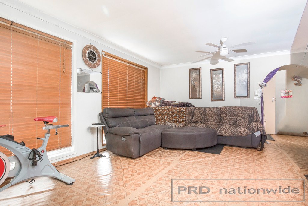 24 McLeod Avenue METFORD 7