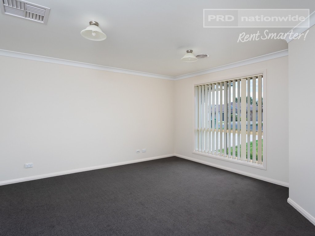 24 Mima Street GLENFIELD PARK 3