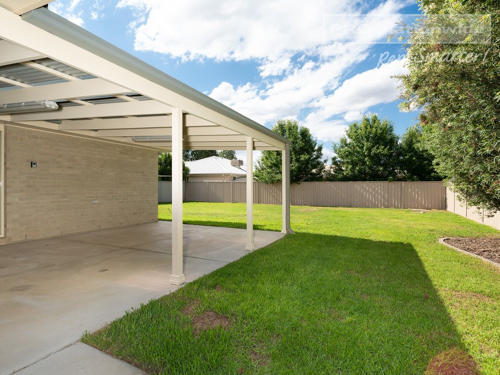 24 Mima Street GLENFIELD PARK 8