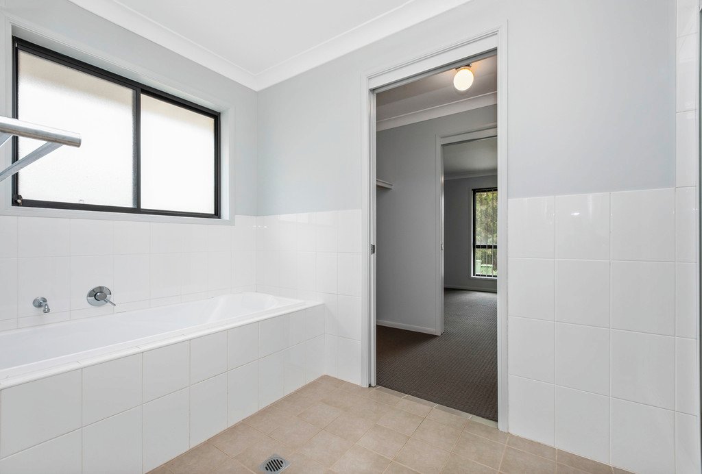 24 Mitchell Street NORTH ROTHBURY 11